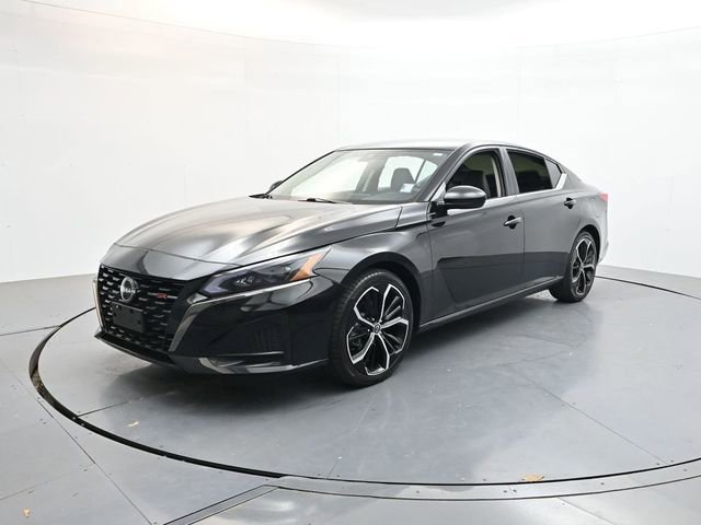 Used 2023 Nissan Altima 2.5 SR video 3