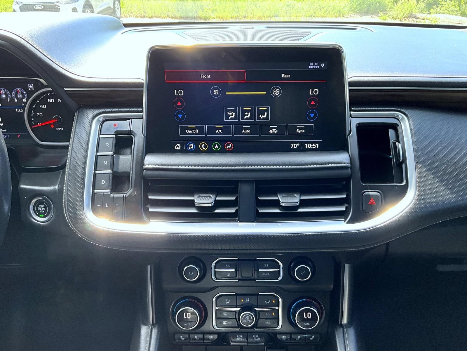 Used 2021 Chevrolet Tahoe Premier w/ Premium Package AWD/4WD image 15