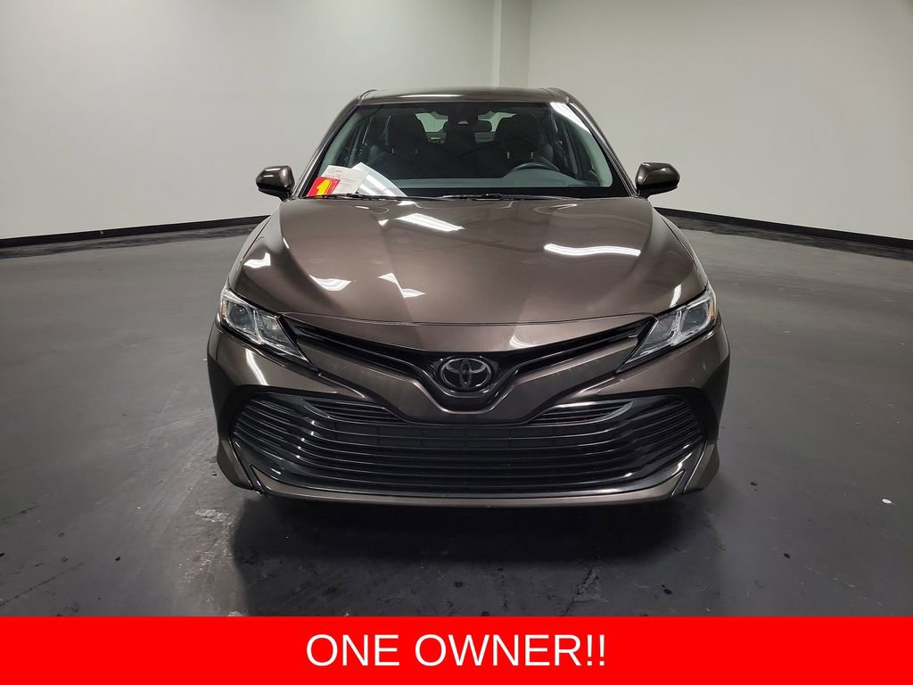 Used 2020 Toyota Camry LE image 2