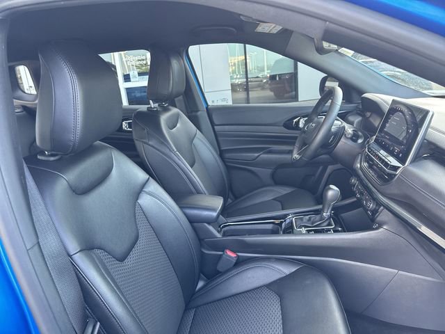 Used 2025 Jeep Compass Latitude w/ Convenience Group AWD/4WD image 17