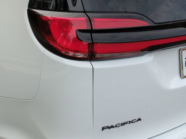 New 2026 Chrysler Pacifica Select FWD image 21