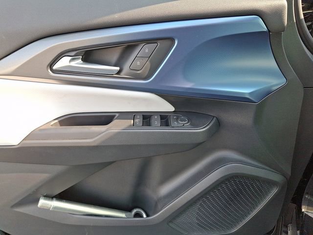 New 2026 Chevrolet Equinox EV LT image 9