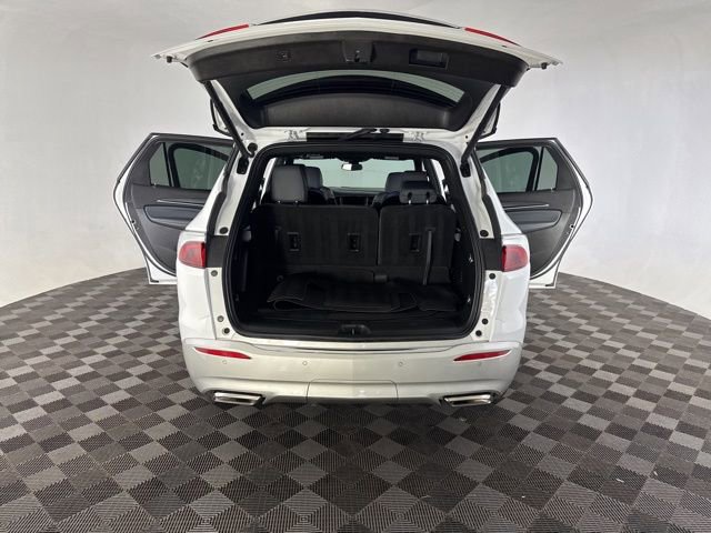 Used 2023 Buick Enclave Essence AWD/4WD image 15