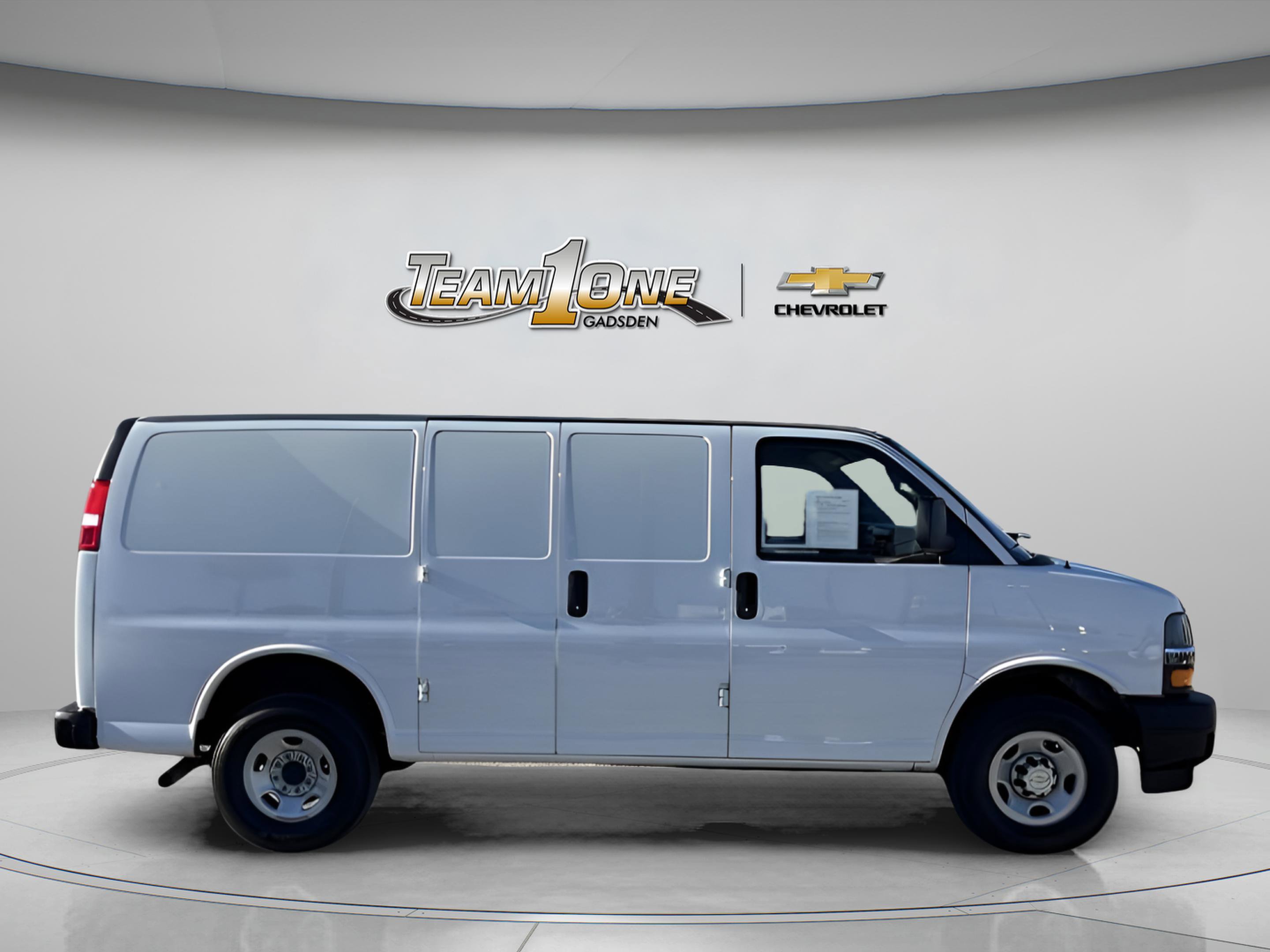 Used 2024 Chevrolet Express 2500 w/ Driver Convenience Package RWD image 6