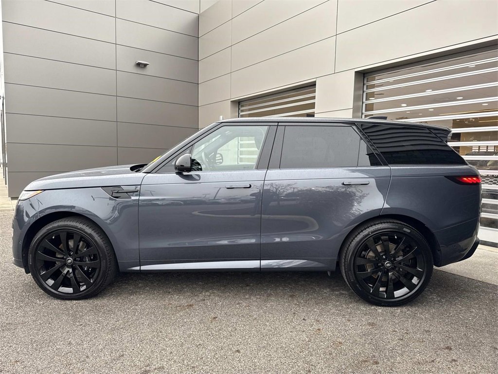 Used 2025 Land Rover Range Rover Sport Dynamic SE image 4