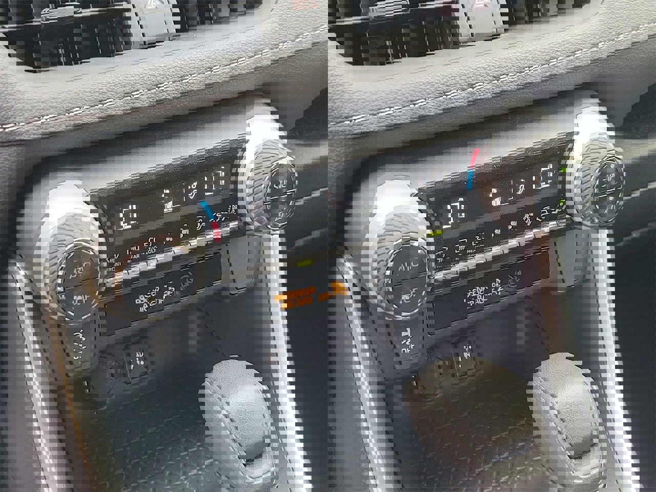 Used 2019 Toyota RAV4 LE image 26