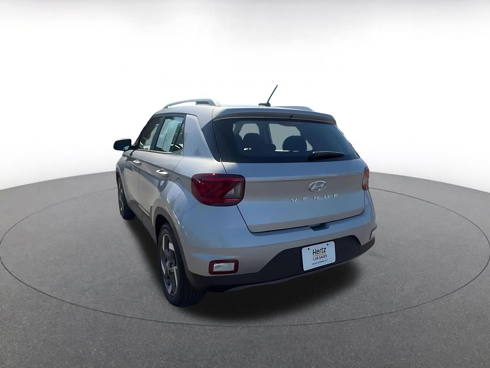 Used 2025 Hyundai Venue SEL image 11