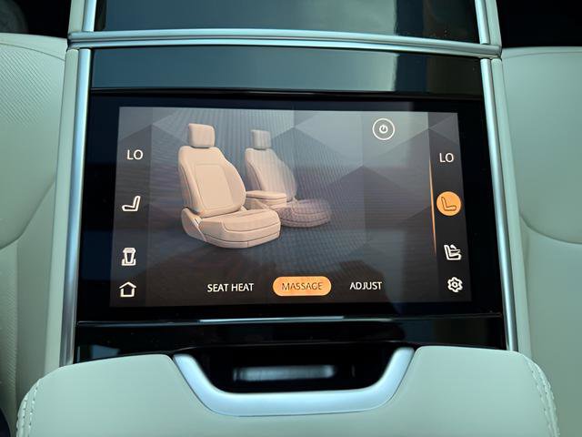 Certified 2025 Land Rover Range Rover Autobiography AWD/4WD image 28