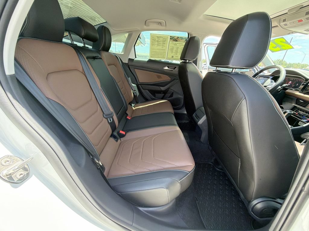 Used 2025 Volkswagen Jetta SEL FWD image 34