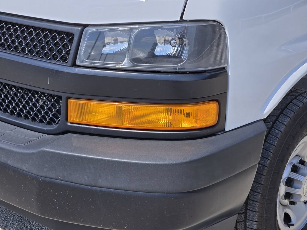 Used 2021 Chevrolet Express 2500 w/ Driver Convenience Package RWD image 9