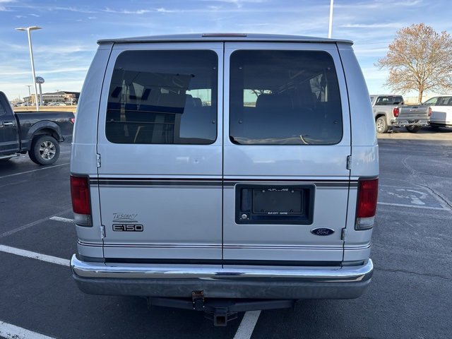 Used 2004 Ford E-150 and Econoline 150 image 6