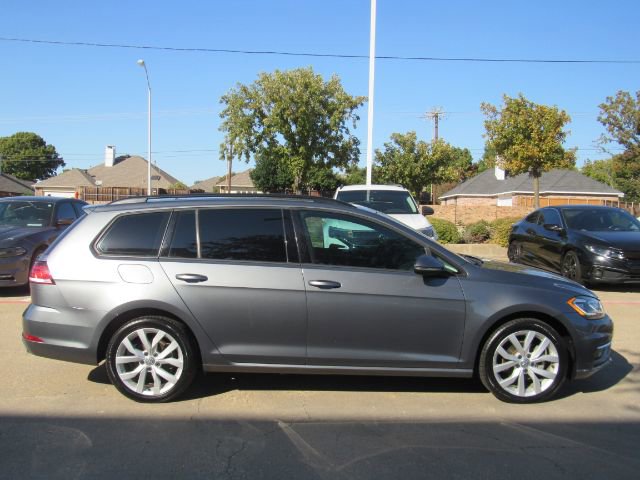 Used 2019 Volkswagen Golf SE image 5