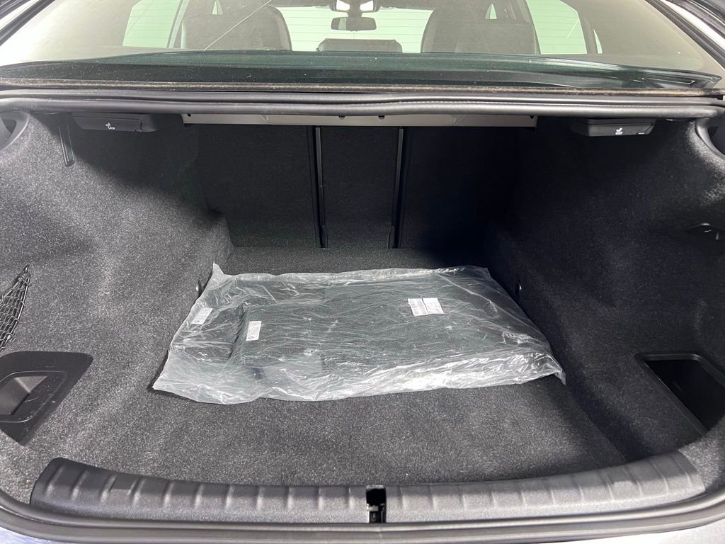 Used 2020 BMW 540i xDrive w/ M Sport Package image 16