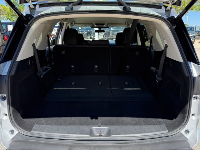 Used 2025 Nissan Pathfinder SV image 29