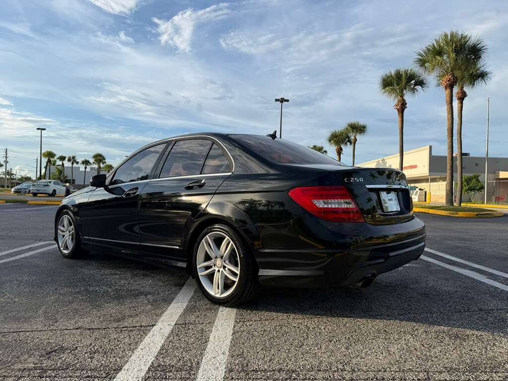 Used 2013 Mercedes-Benz C 250 Sedan image 3