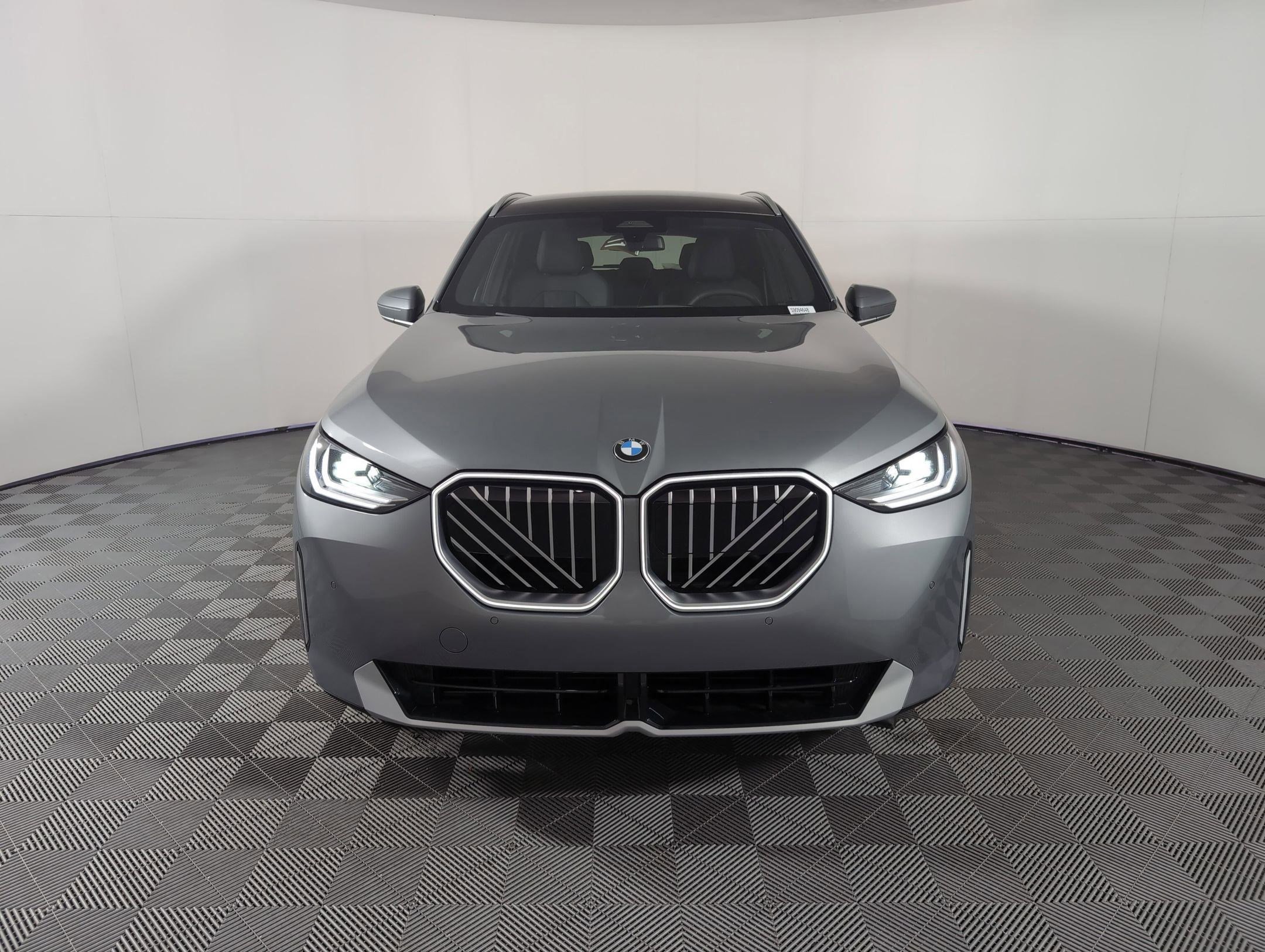 Used 2025 BMW X3 xDrive30i w/ Convenience Package image 4