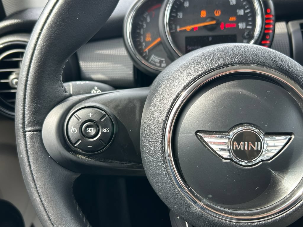 Used 2015 MINI Cooper 4-Door Hardtop FWD image 18