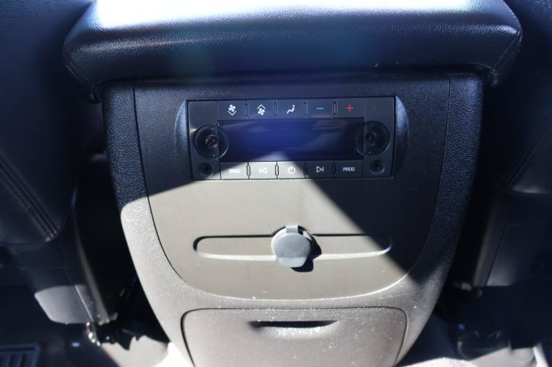 Used 2014 Chevrolet Suburban LT AWD/4WD image 22