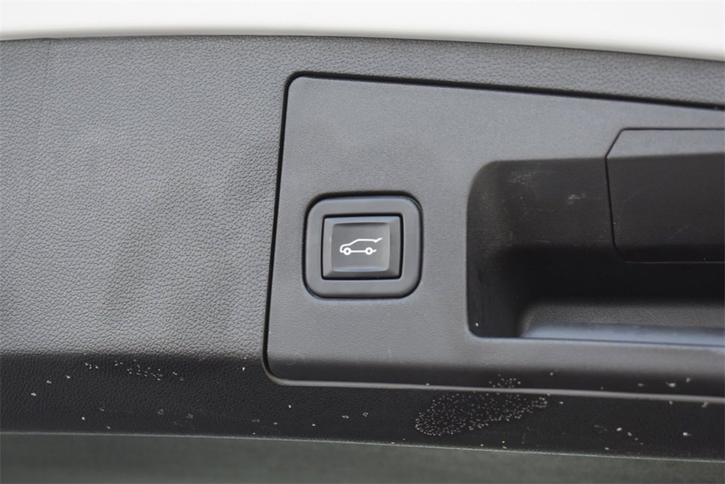 Used 2022 Cadillac XT4 Premium Luxury image 34