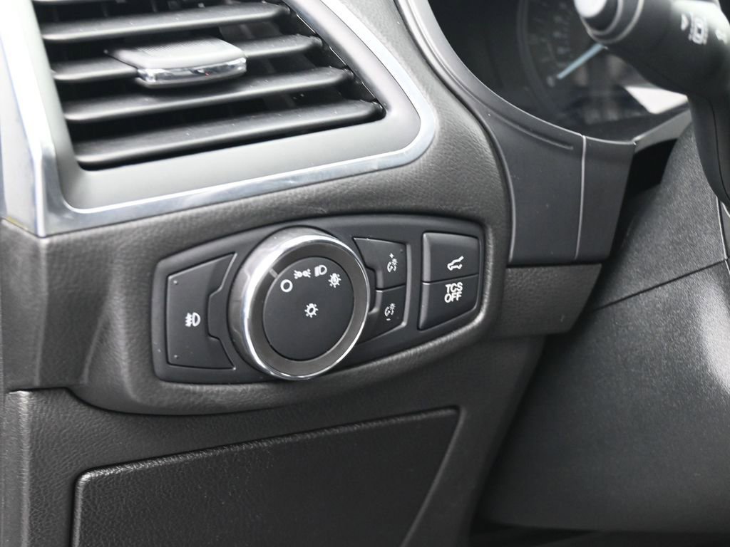 Used 2022 Ford Edge Titanium w/ Equipment Group 301A image 14