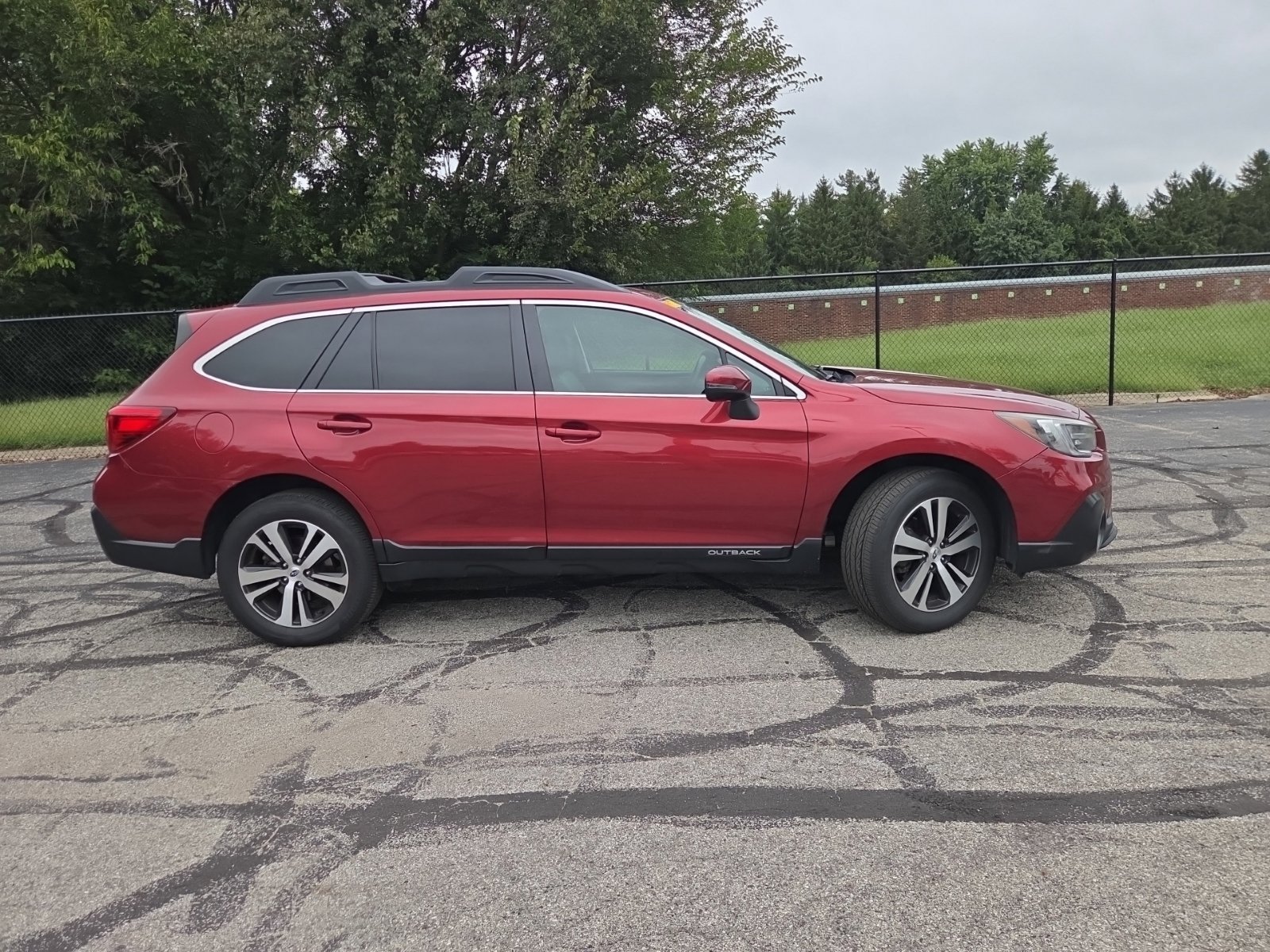 Used 2019 Subaru Outback 2.5i Limited AWD/4WD image 2