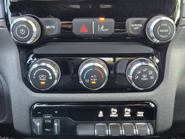 Used 2025 RAM 1500 Warlock AWD/4WD image 23