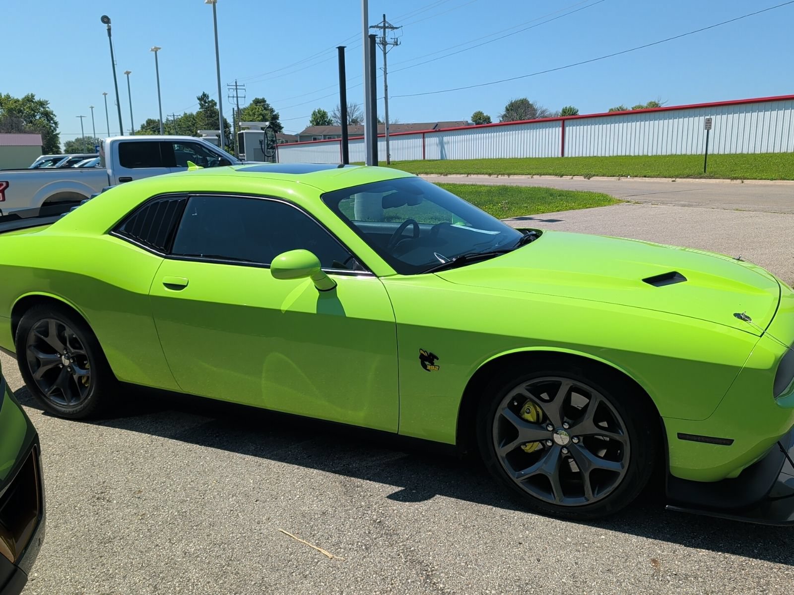 Used 2015 Dodge Challenger R/T Scat Pack w/ Leather Interior Group RWD image 4