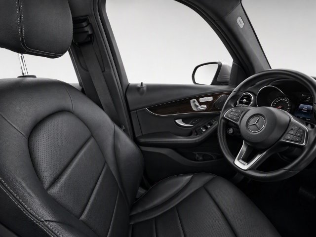 Used 2020 Mercedes-Benz GLC 300 4MATIC image 11