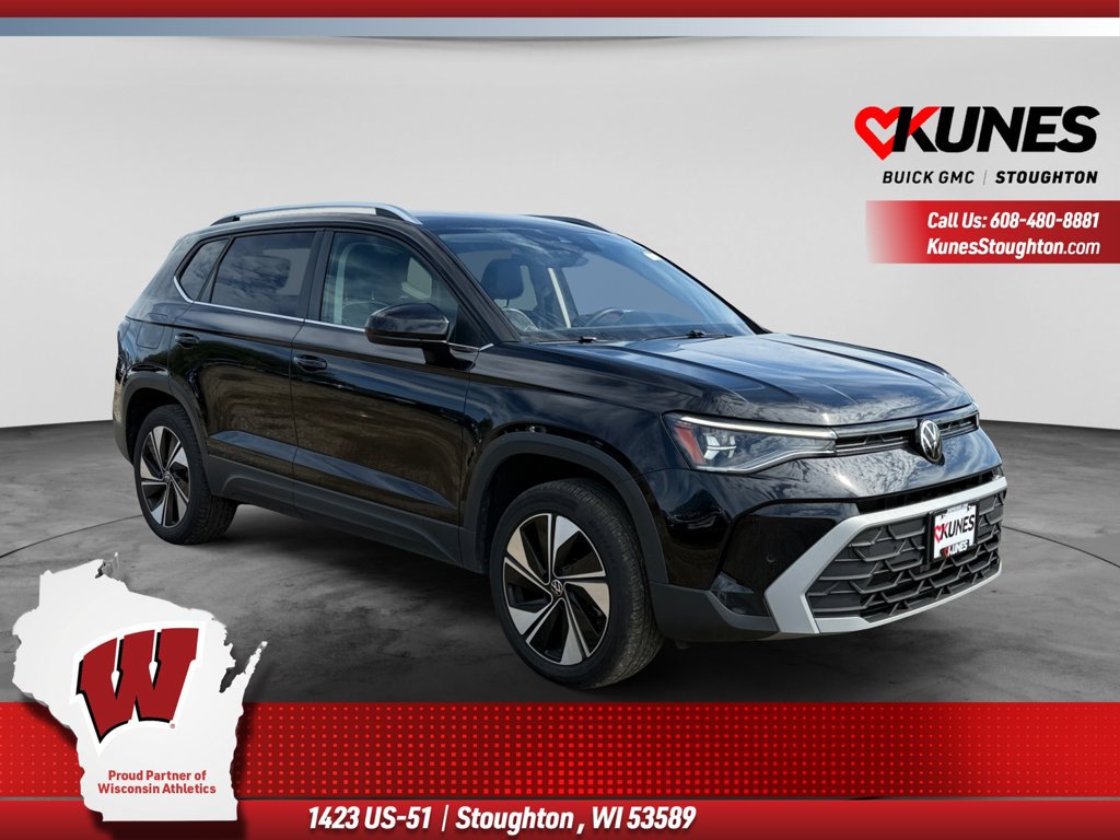 Used 2025 Volkswagen Taos SE AWD/4WD image 1