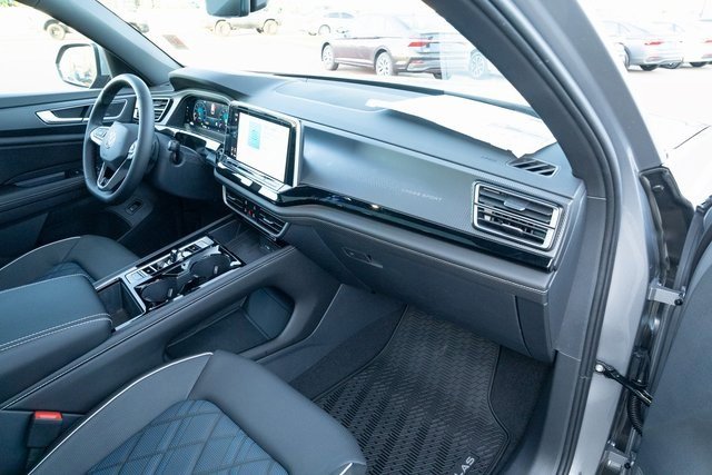 New 2026 Volkswagen Atlas Cross Sport SEL Premium R-Line AWD/4WD image 40
