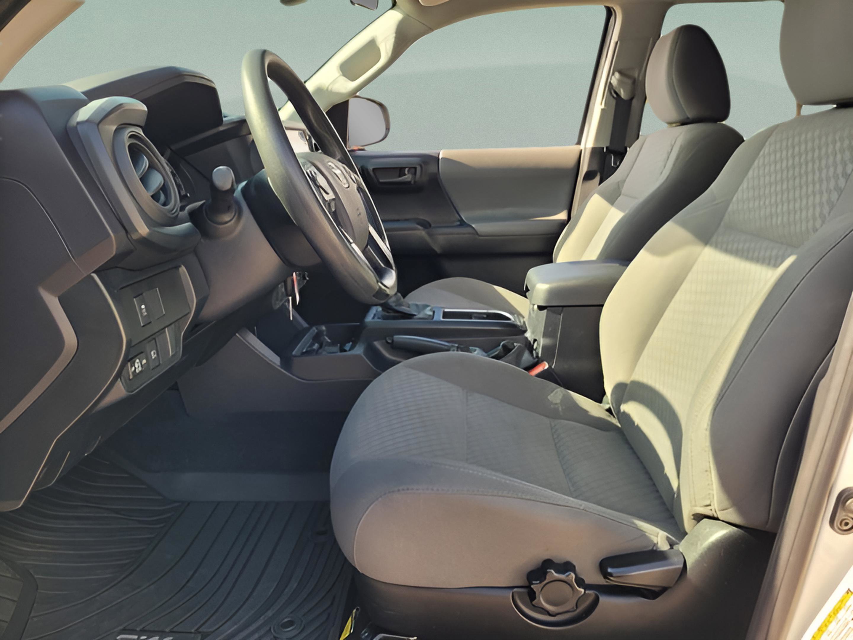 Used 2022 Toyota Tacoma SR image 10