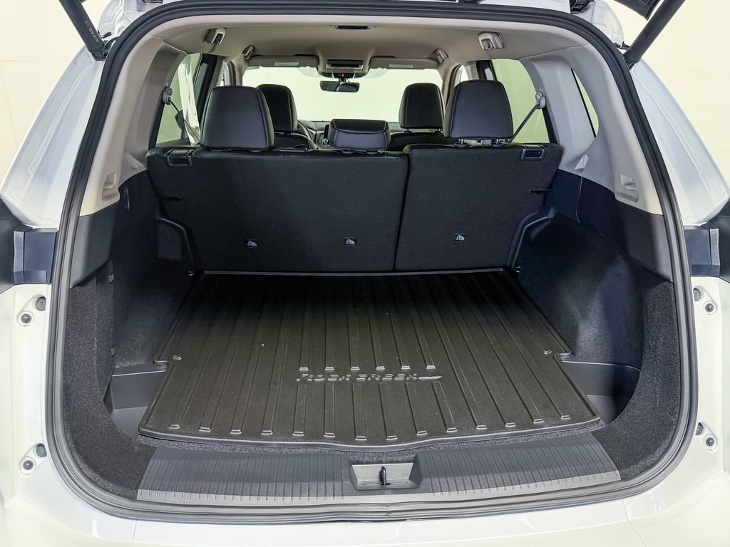 Certified 2026 Nissan Rogue SV AWD/4WD image 39