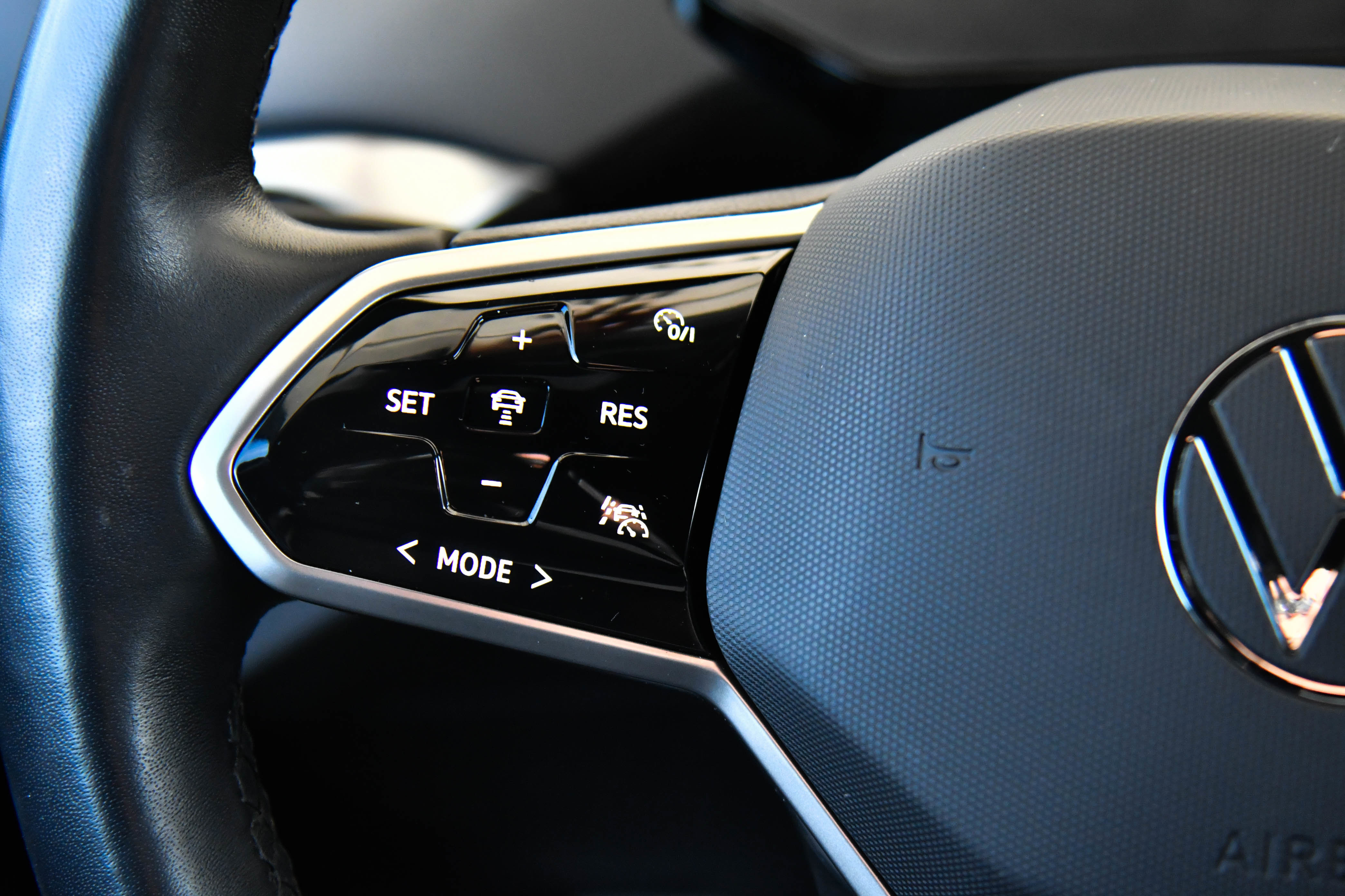 Used 2021 Volkswagen ID.4 Pro image 33