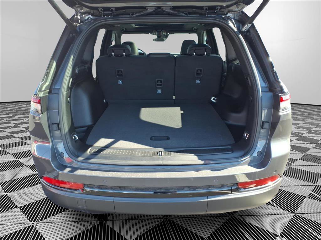 New 2025 Jeep Grand Cherokee Limited w/ Trailer Tow Package image 6