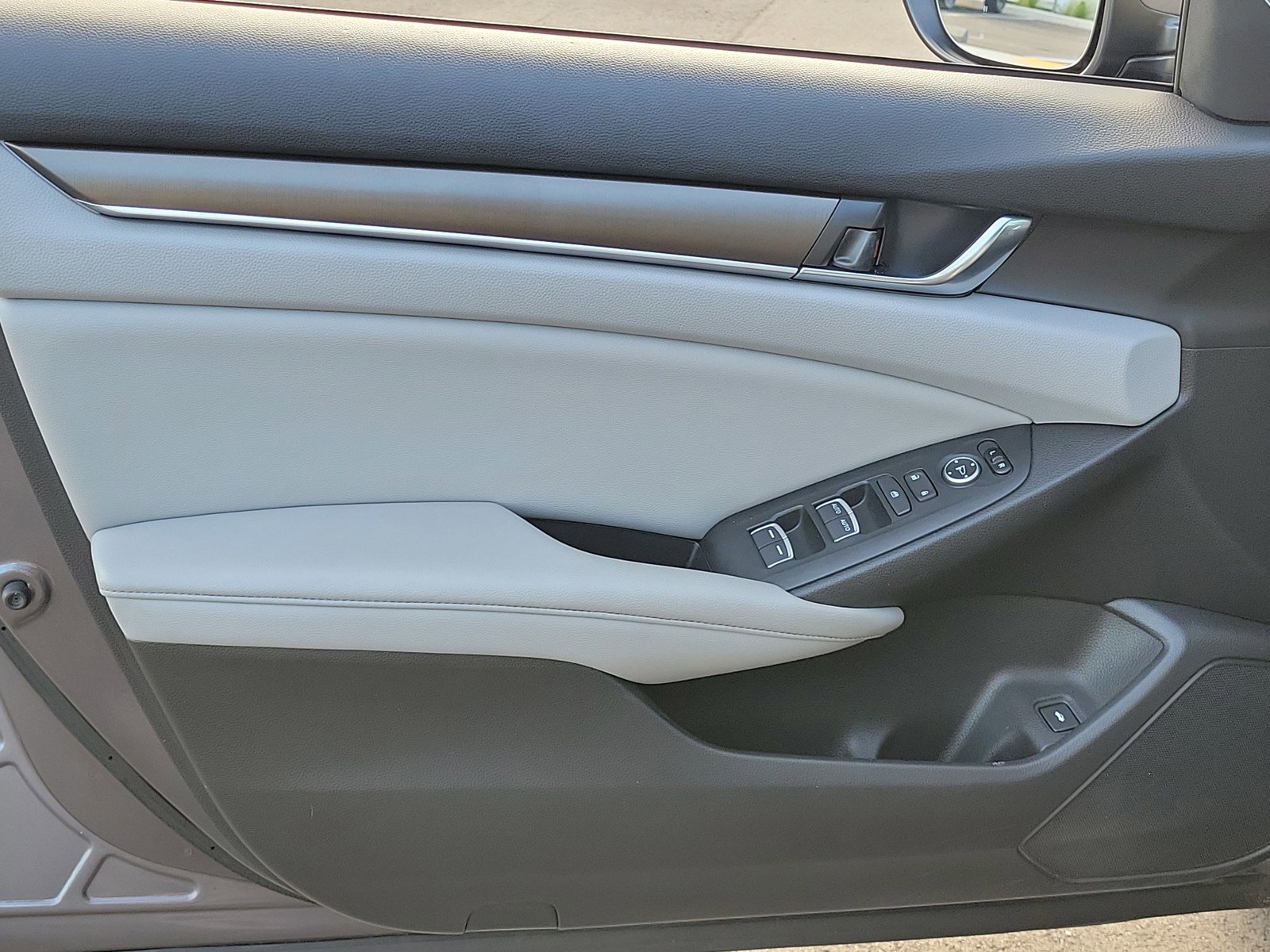Used 2019 Honda Accord LX image 13