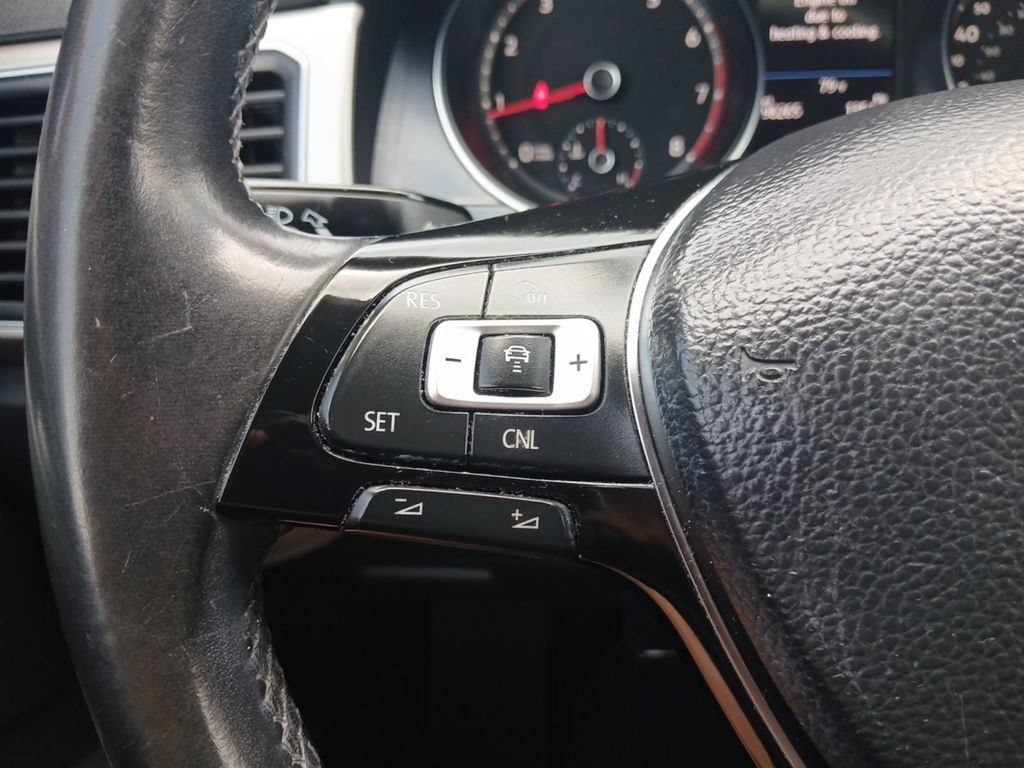 Used 2018 Volkswagen Atlas SE AWD/4WD image 16