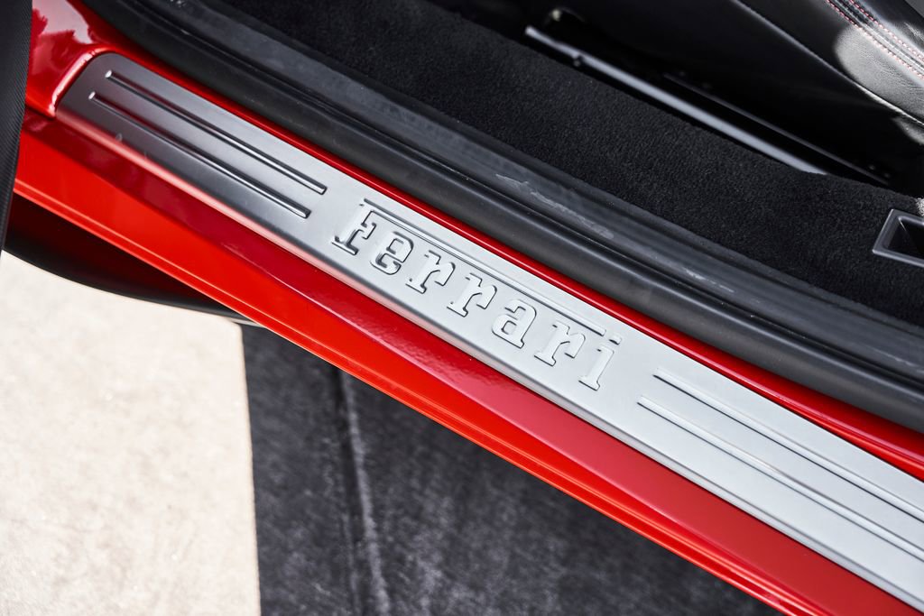 Used 2023 Ferrari F8 Tributo image 38