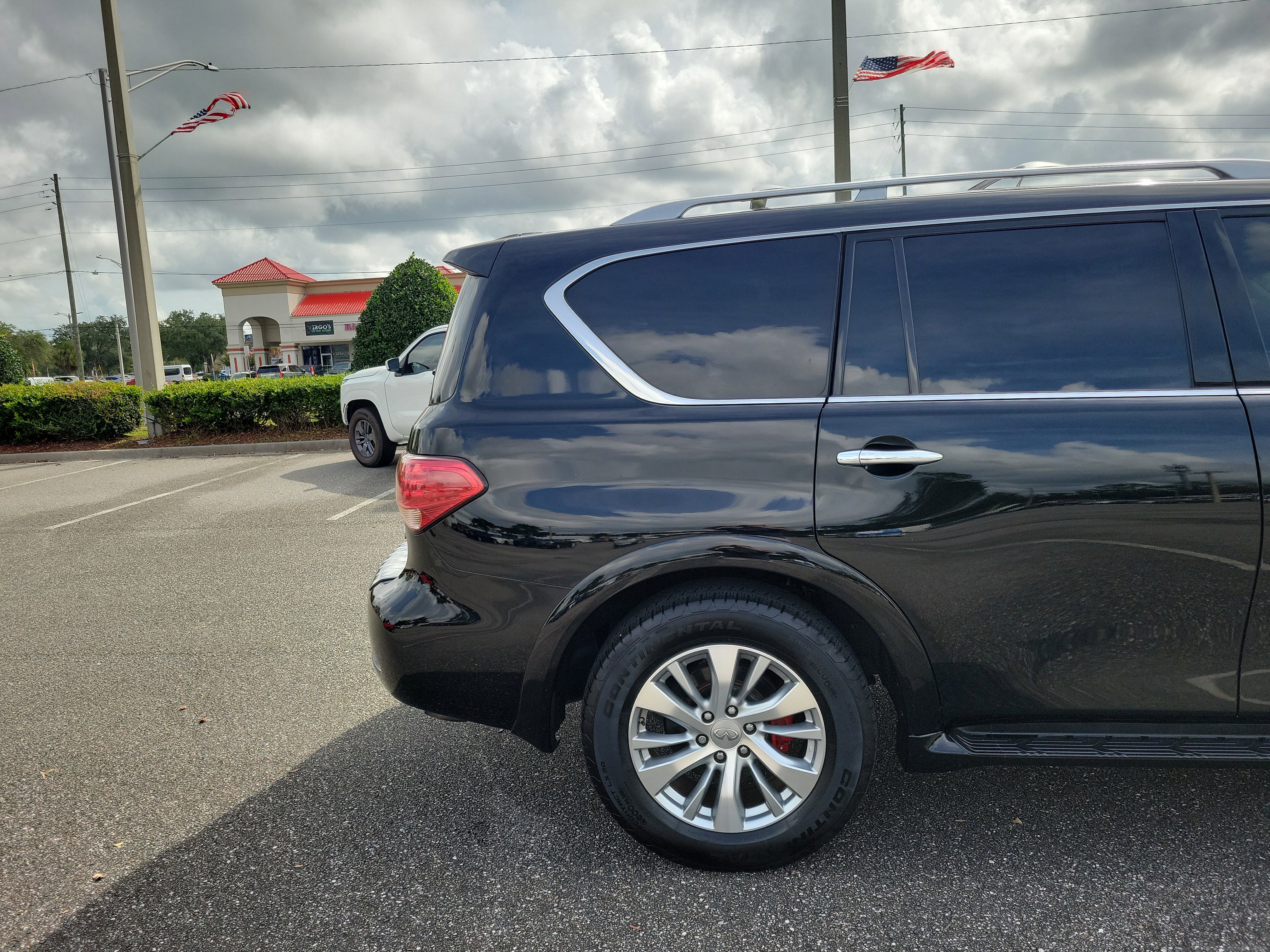 Used 2016 INFINITI QX80 Luxe w/ 22" Wheel Package image 6