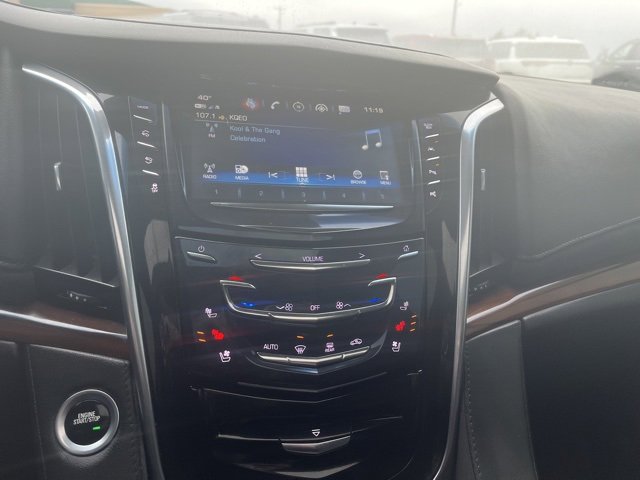 Used 2019 Cadillac Escalade ESV Luxury image 39