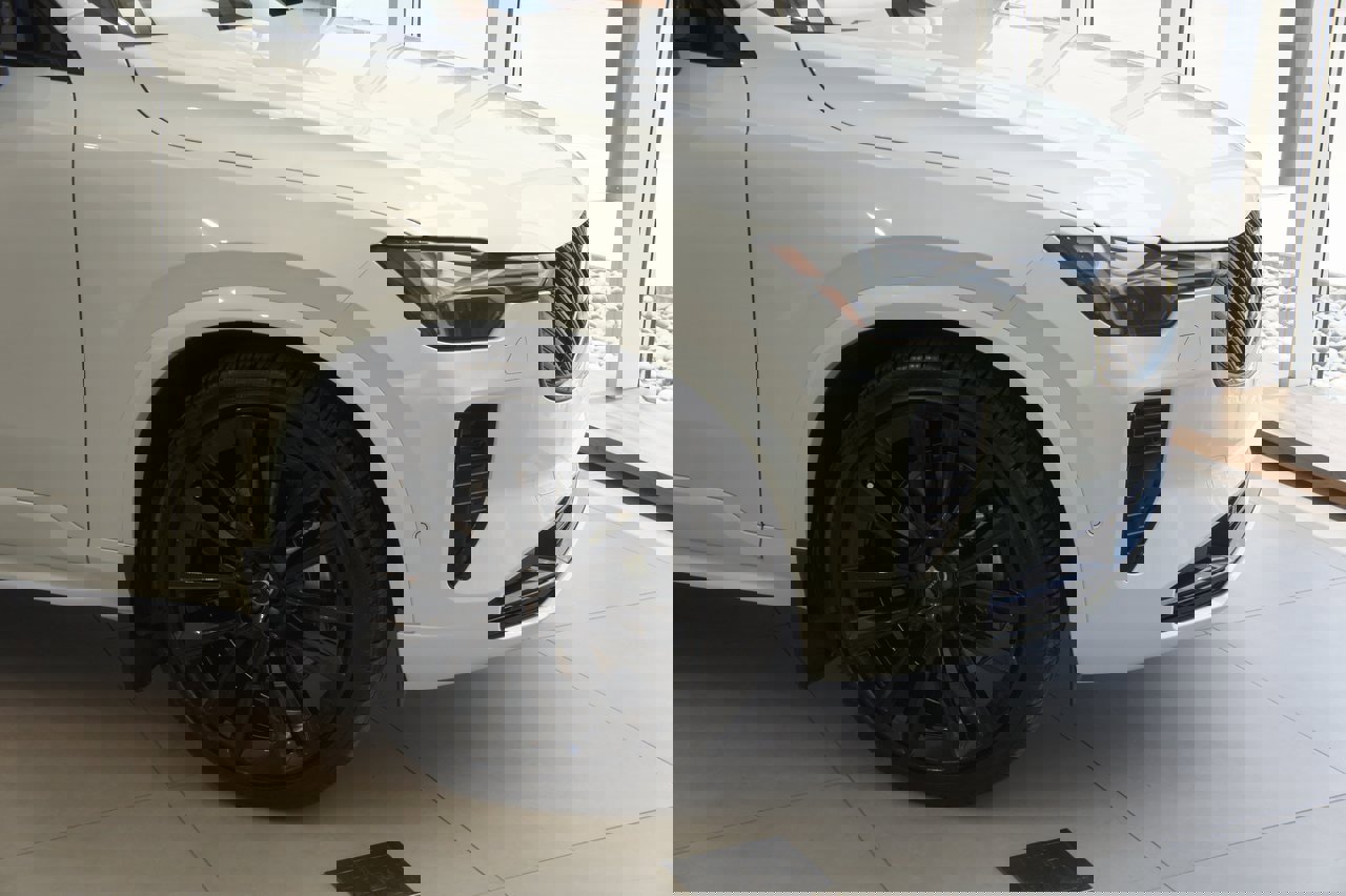 New 2026 Volvo XC90 B6 Ultra image 4