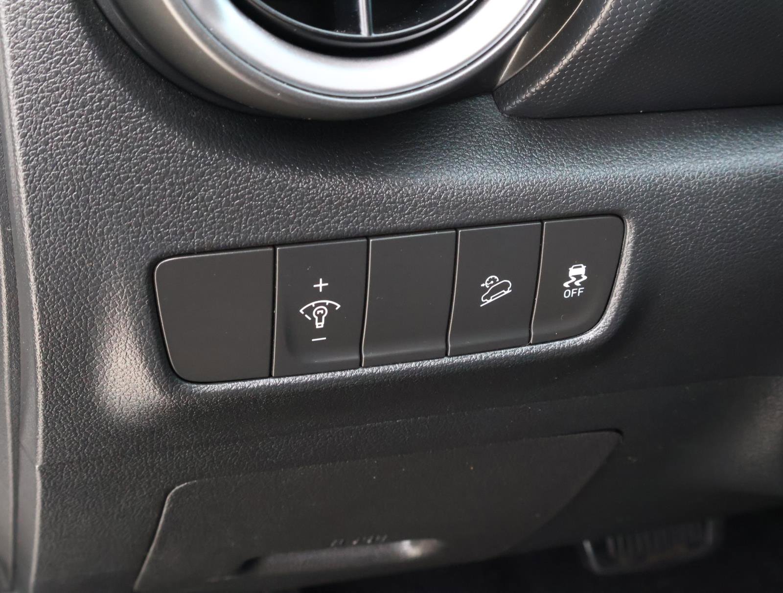 Used 2022 Hyundai Kona SEL w/ Cargo Package image 21