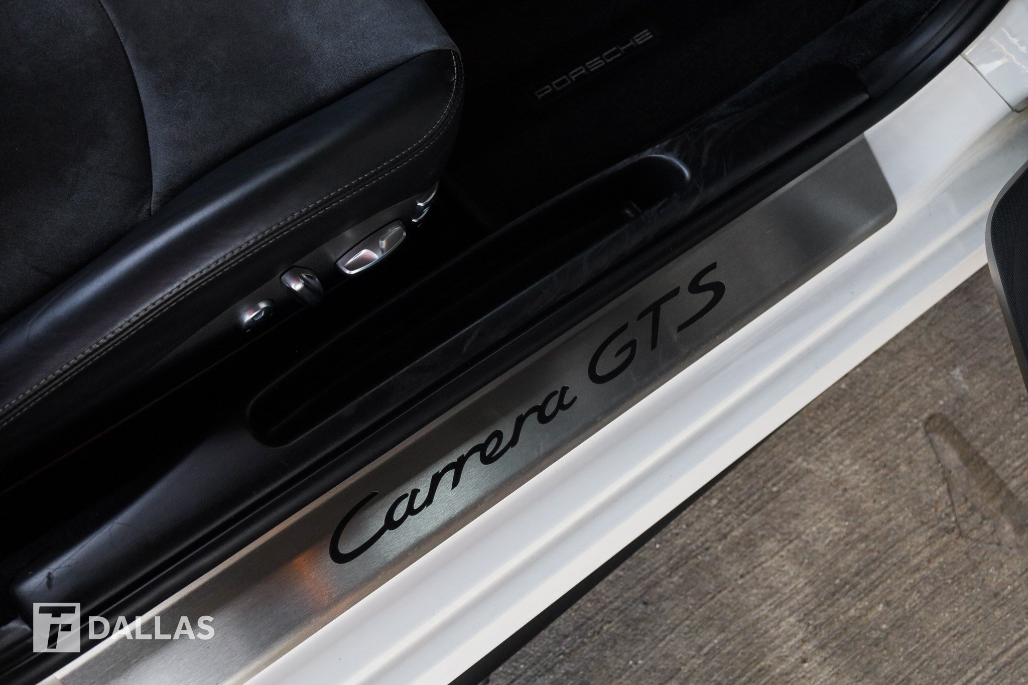 Used 2011 Porsche 911 Carrera GTS RWD image 37