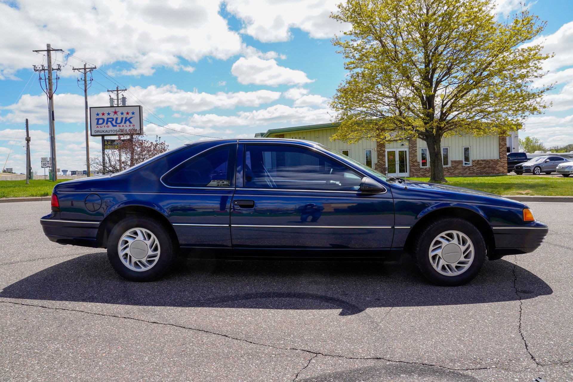 Used 1991 Ford Thunderbird RWD image 2