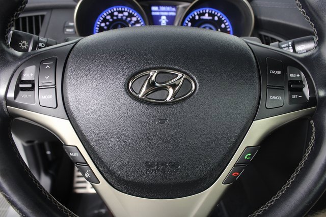 Used 2013 Hyundai Genesis 3.8 image 12
