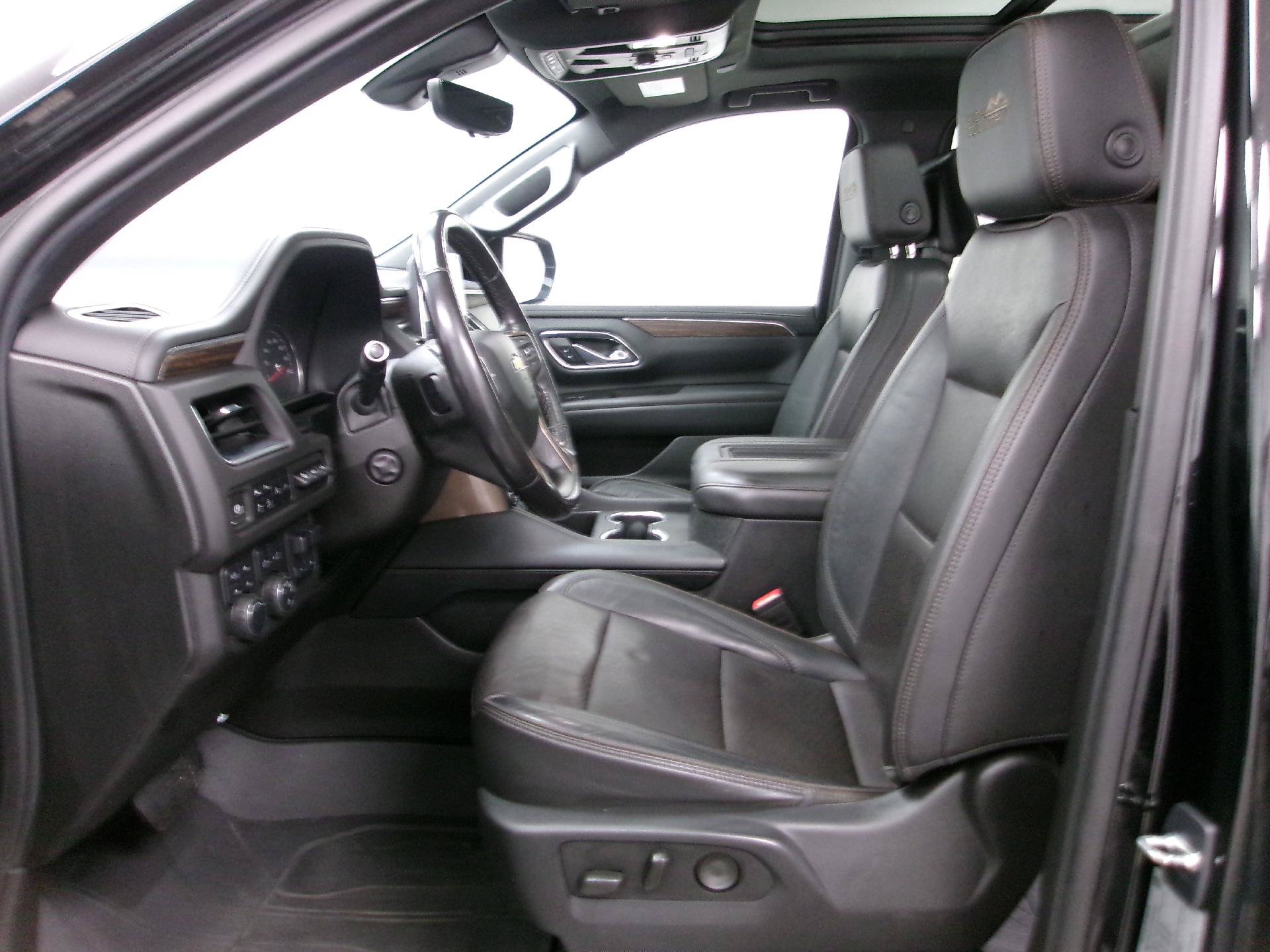 Used 2021 Chevrolet Suburban High Country w/ Premium Package AWD/4WD image 10