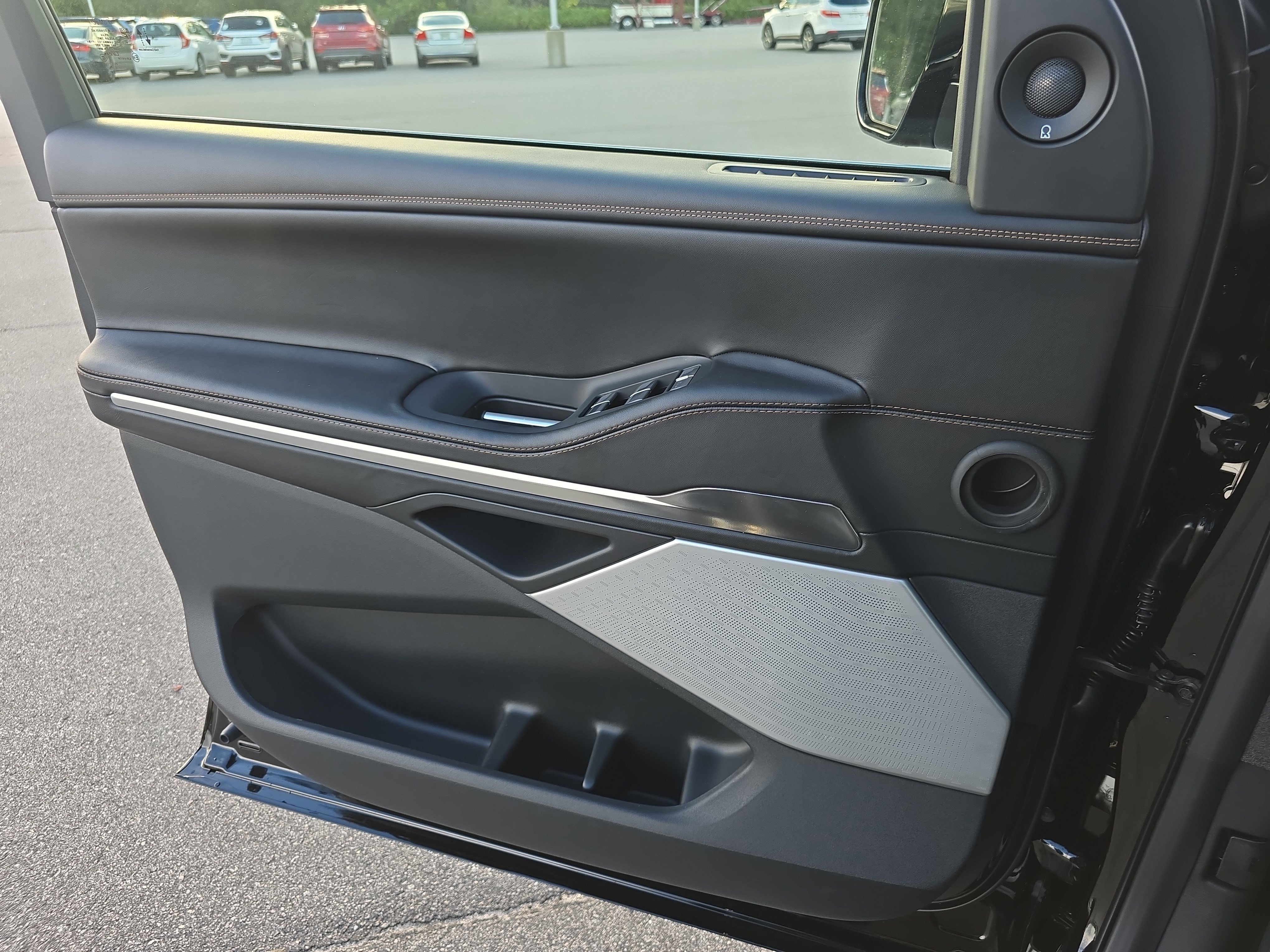 New 2025 Lincoln Navigator L Black Label image 27