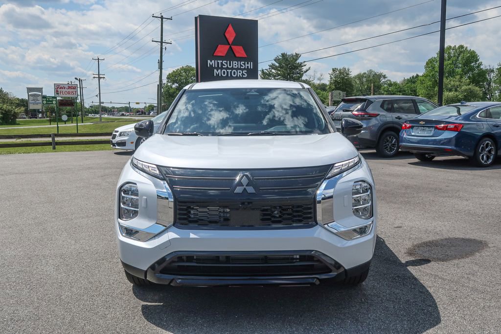 New 2026 Mitsubishi Outlander LE AWD/4WD image 7