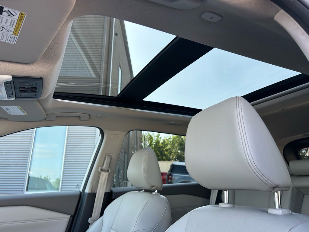 Used 2023 Nissan Rogue SL image 16