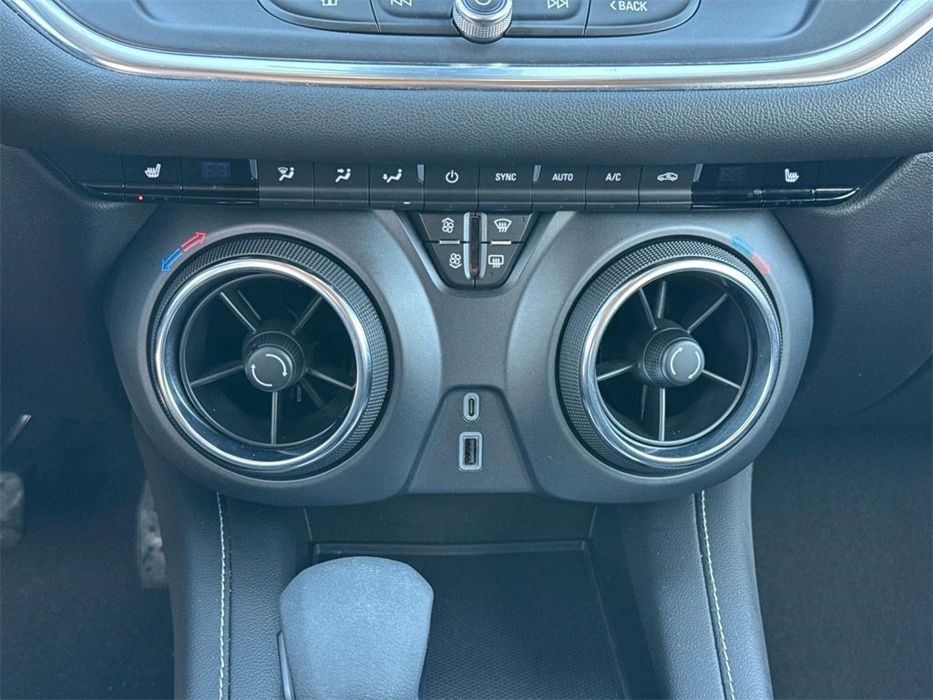 Used 2025 Chevrolet Blazer LT image 15