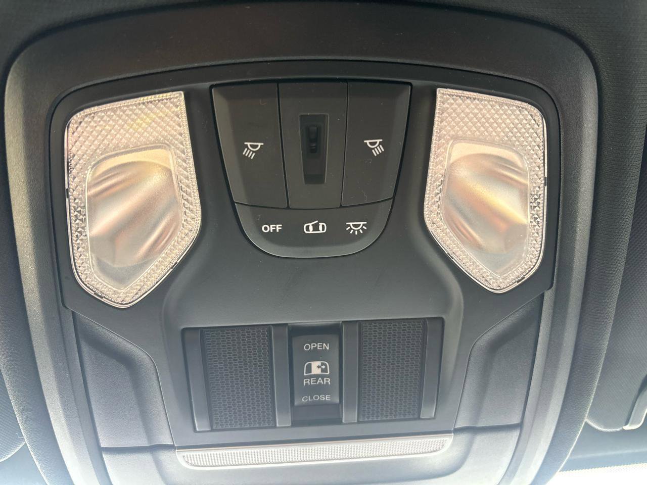Used 2024 RAM 2500 Tradesman w/ Chrome Appearance Group AWD/4WD image 28